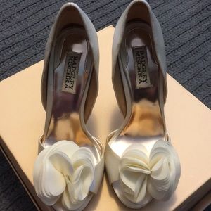 Women’s size 6 Badgley Mischka shoes